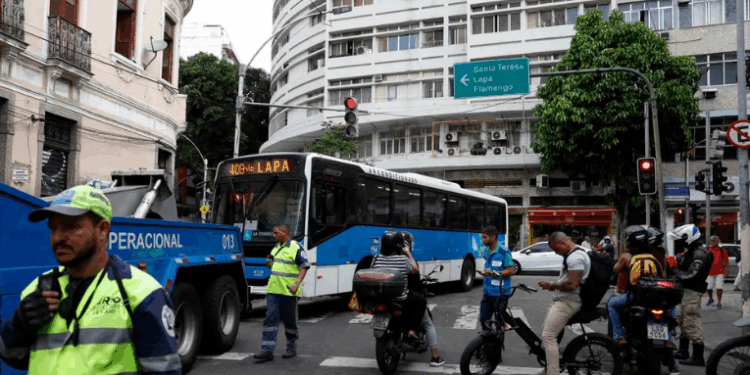 Após operação mais letal da história, Rio tem ruas liberadas e transportes normalizados