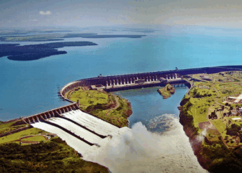 Itaipu passa por modernização histórica em sistema de transmissão liderada por empresa chinesa