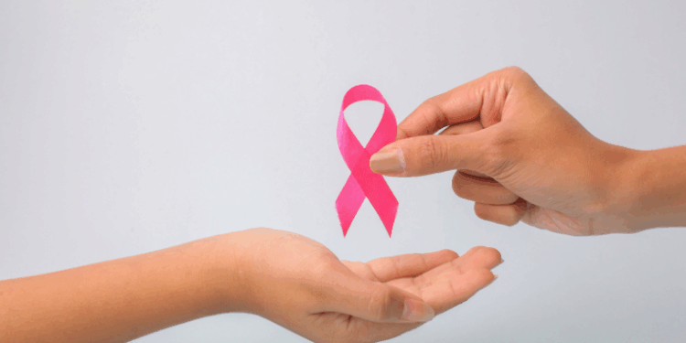 Outubro Rosa: direitos previdenciários e benefícios para mulheres com câncer de mama