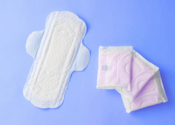 A partir desta terça-feira (28), todas as UBS do Brasil podem emitir autorizações para retirada gratuita de absorventes menstruais pelo SUS, ampliando o acesso ao Programa Dignidade Menstrual.