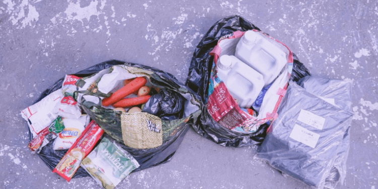 Presas funcionárias de escola do Rio suspeitas de desviar merenda e material de limpeza