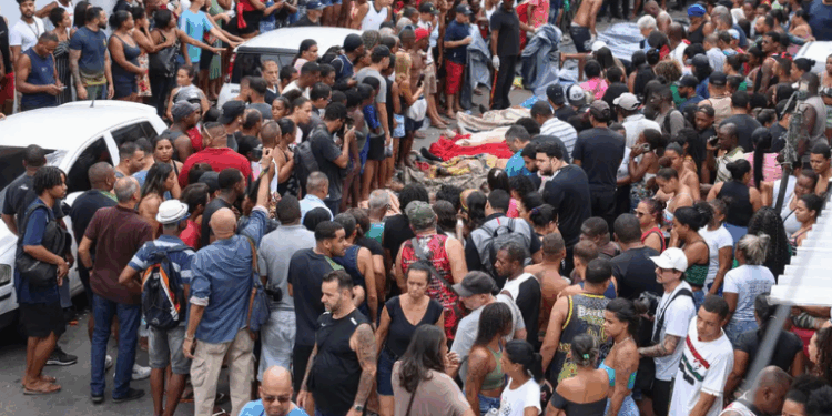 ONU alerta autoridades brasileiras após operação policial no Rio de Janeiro deixar 64 mortos. Veículos internacionais repercutem a ação mais letal da cidade.