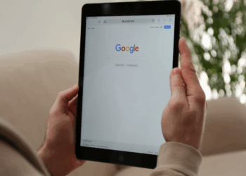O Google Chrome implementará em 2026 aviso para sites sem HTTPS, solicitando permissão do usuário antes do acesso, aumentando a segurança da navegação.