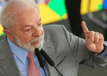 Lula pede ação conjunta contra o tráfico e reforça apoio à PEC da Segurança após megaoperação no Rio de Janeiro.