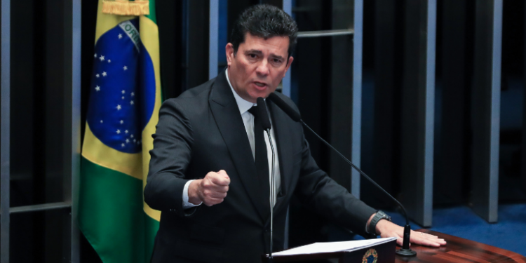 STF mantém Sergio Moro como réu por calúnia contra Gilmar Mendes. Ministros rejeitaram recurso da defesa e confirmaram a decisão anterior.