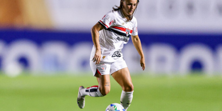 O São Paulo estreou com vitória na Libertadores Feminina ao vencer o San Lorenzo por 2 a 0 na Argentina, com gols de Millene e Camilinha. Time volta a campo na segunda-feira contra o Colo-Colo.
