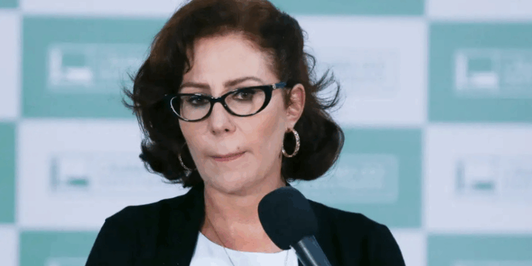 STF declara trânsito em julgado da condenação de Carla Zambelli por perseguição armada em 2022; deputada está presa na Itália e aguarda decisão sobre extradição.