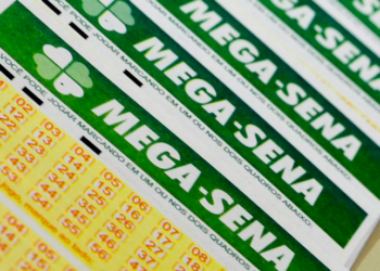 O concurso 2921 da Mega-Sena não teve ganhador nesta terça (30) e o prêmio acumulou para R$ 7,5 milhões. Quina teve 32 ganhadores e a quadra mais de 2 mil apostas.