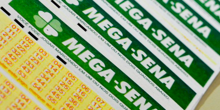 O concurso 2921 da Mega-Sena não teve ganhador nesta terça (30) e o prêmio acumulou para R$ 7,5 milhões. Quina teve 32 ganhadores e a quadra mais de 2 mil apostas.