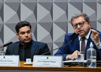 Deputados Paulo Pimenta e Rogério Correia pedem prisão de ex-presidente da Amar Brasil, acusado de fraudar o INSS com descontos indevidos a aposentados.