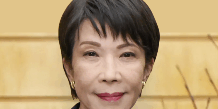 Sanae Takaichi é a nova primeira-ministra do Japão. Eleita pelo Partido Liberal Democrata, ela se torna a primeira mulher a ocupar o cargo no país, marcando um avanço simbólico na política japonesa.