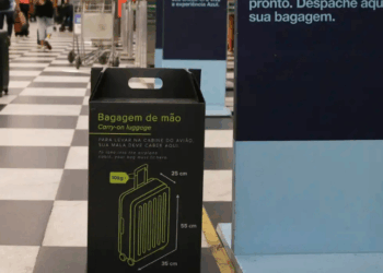 Senado aprova projeto que assegura transporte gratuito de até 10 kg de bagagem de mão em voos. Companhias ficam proibidas de cobrar taxas adicionais.