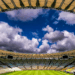 A CCJ da Alerj aprovou a inclusão do Complexo do Maracanã em lista de imóveis do governo do RJ que podem ser vendidos. Proposta visa reduzir custos de manutenção e arrecadar receitas, mas enfrenta oposição de parlamentares e indígenas.