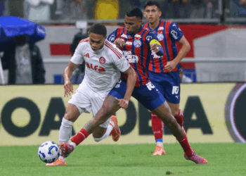 "Willian José marca o gol da vitória do Bahia sobre o Internacional por 1 a 0 na Arena Fonte Nova."