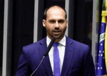 Conselho de Ética arquiva processo contra Eduardo Bolsonaro