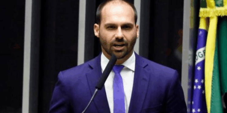 Conselho de Ética arquiva processo contra Eduardo Bolsonaro