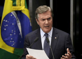 A Secretaria de Ressocialização de Alagoas disse ao STF que o atraso no envio de relatórios sobre a tornozeleira de Fernando Collor ocorreu por desconhecimento do e-mail de contato do ministro Alexandre de Moraes.