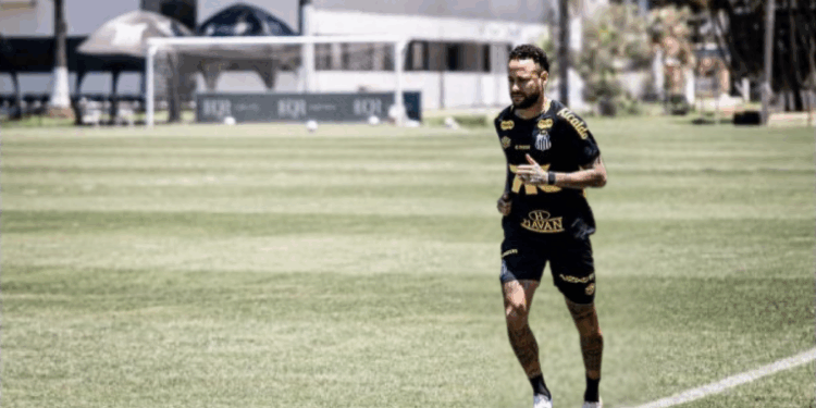 Neymar treina no CT Rei Pelé e anima torcida com avanço na recuperação