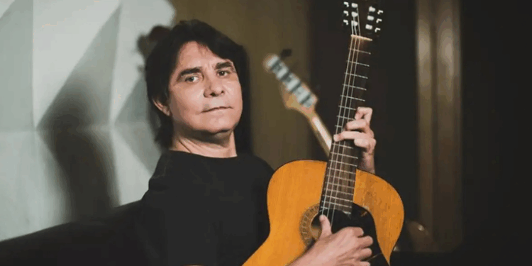 O cantor e compositor mineiro Lô Borges, ícone da MPB e fundador do Clube da Esquina, está internado em Belo Horizonte após intoxicação medicamentosa. Estado de saúde é estável.