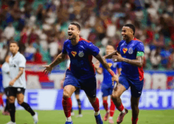 Bahia dá show na Fonte Nova e goleia o Grêmio por 4 a 0 no Brasileirão
