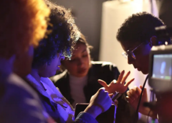 Fiocruz abre inscrições para projeto Meninas Negras na Ciência, que estimula protagonismo juvenil e amplia a presença de jovens negras nas áreas de ciência e tecnologia. Inscrições até 5 de outubro.