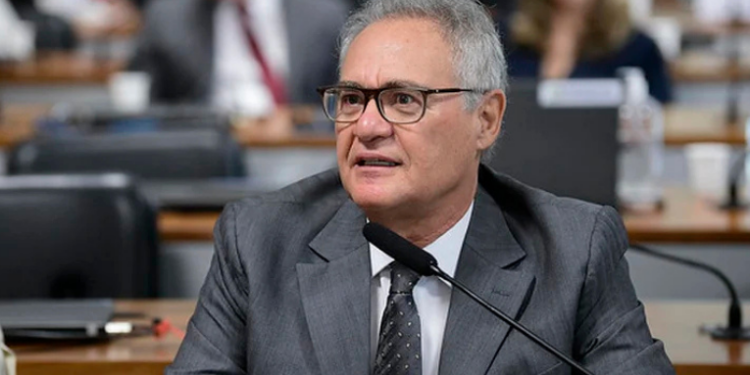 Davi Alcolumbre indica Renan Calheiros para relatar no Senado a proposta que amplia a isenção do Imposto de Renda até R$ 5 mil. Texto foi aprovado pela Câmara e conta com apoio do governo Lula.