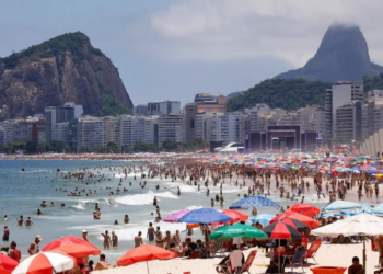 Rio de Janeiro registra aumento de 51,7% no número de turistas estrangeiros em 2025 e contribui para recorde histórico de visitantes internacionais no Brasil, aponta Embratur.