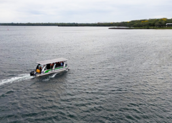 Itaipu Binacional apresenta o primeiro barco 100% movido a hidrogênio verde da América Latina. Projeto será lançado na COP30 e simboliza o avanço da transição energética no Brasil.