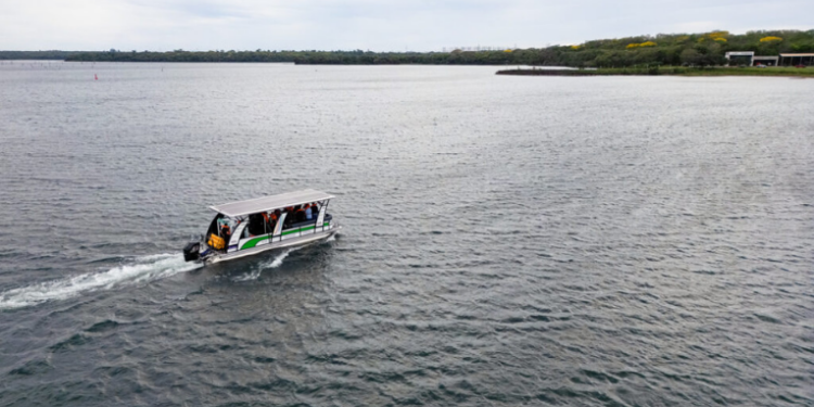 Itaipu Binacional apresenta o primeiro barco 100% movido a hidrogênio verde da América Latina. Projeto será lançado na COP30 e simboliza o avanço da transição energética no Brasil.