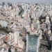 Caixa Econômica Federal lança novas regras de financiamento imobiliário com entrada menor e teto maior. Medida pode financiar 80 mil imóveis e impulsionar o crédito habitacional até 2026.