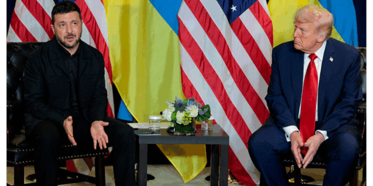 Zelensky se reúne com Trump nos EUA para discutir envio de mísseis Tomahawk e apoio à defesa aérea da Ucrânia. Rússia reage com alerta sobre riscos de escalada militar.
