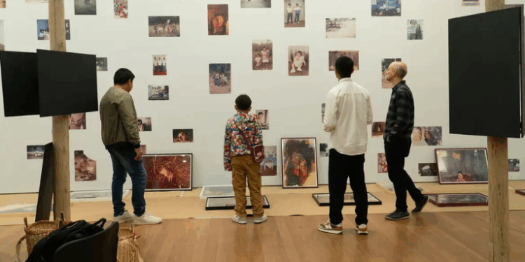 Exposição “Paiter Suruí, Gente de Verdade” entra na última semana no IMS Paulista. Projeto reúne mais de 900 fotos feitas por indígenas e apresenta uma narrativa viva do povo paiter.