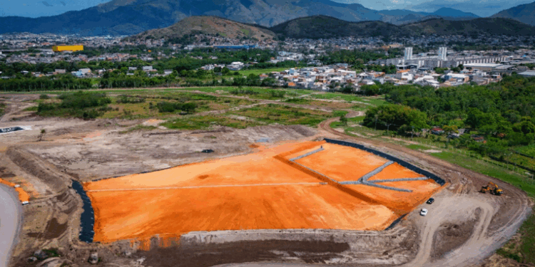 Rio inaugura primeiro aterro exclusivo para resíduos da construção civil em Gericinó, com capacidade para 250 toneladas diárias. Projeto visa reduzir descarte irregular e melhorar a gestão do entulho na cidade.