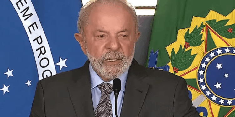 Lula defende América Latina e Caribe como “zona de paz” e critica interferências externas