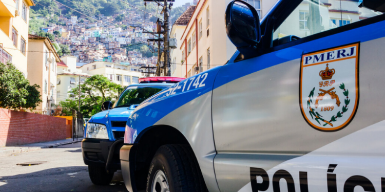 Corpo encontrado na Floresta da Tijuca pode ser do turista russo Denis Kopanev, desaparecido desde junho. Polícia vai usar raio-X do crânio para confirmar identidade.