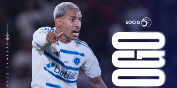 Flamengo e Cruzeiro empatam em 0 a 0 no Maracanã, em jogo marcado por forte disputa tática. Rubro-Negro segue líder, mas Palmeiras encosta com vitória sobre o Vasco.