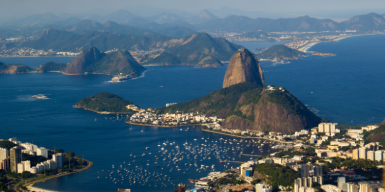 Rio de Janeiro registra aumento real de 37,2% na arrecadação do ISS com serviços aeroportuários no primeiro semestre de 2025. Medidas de coordenação entre Galeão e Santos Dumont são apontadas como fatores-chave para o crescimento.
