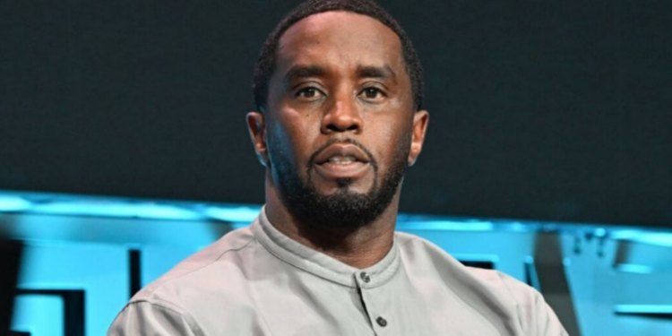 O rapper Sean "Diddy" Combs foi condenado a 50 meses de prisão por transporte de pessoas para prostituição. Juiz elogiou vítimas e destacou impacto financeiro. Júri foi composto por nova-iorquinos de diferentes perfis.