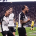 Corinthians encerra jejum de vitórias em casa com triunfo por 3 a 0 sobre o Mirassol e melhora aproveitamento no Brasileirão. Atlético-MG sofre goleada, Inter vence Botafogo, e Grêmio reclama de arbitragem.