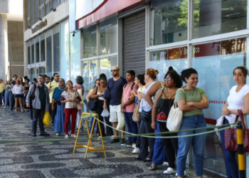 Mais de 108 mil candidatos participam da primeira etapa do Concurso Nacional Unificado 2025 no Rio de Janeiro. Estado lidera inscrições fora do DF e conta com 315 vagas e 181 locais de prova.