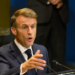 Após a renúncia do premiê Sebastien Lecornu, aumenta a pressão para que Macron também deixe o cargo. Oposição fala em impeachment, dissolução da Assembleia e novas eleições.