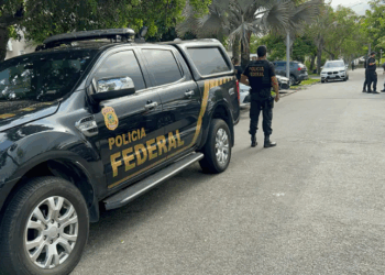 Com apoio da Abrabe, governo do Rio utiliza laboratório portátil para identificar bebidas falsificadas. Operação Salus já apreendeu mais de 750 litros em 21 municípios.