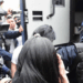 Uma jovem de 18 anos foi presa em Bangu, no Rio de Janeiro, por suspeita de matar o filho recém-nascido e descartar o corpo no lixo. A polícia investiga o caso e tenta localizar o bebê.