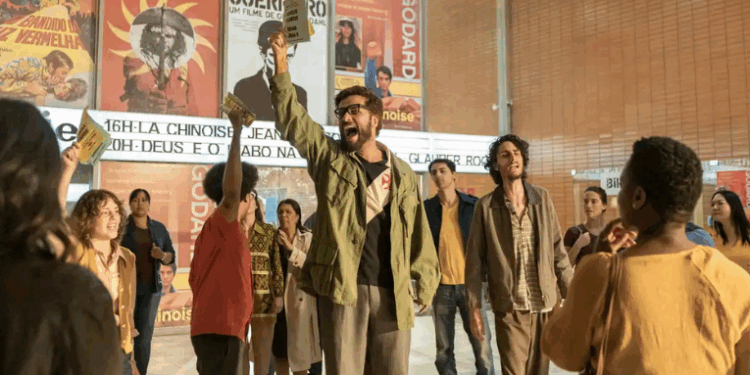 Estreia mundial de "Honestino", de Aurélio Michiles, emociona no Festival do Rio. Filme mistura ficção e documentário para contar a história do estudante desaparecido durante a ditadura.