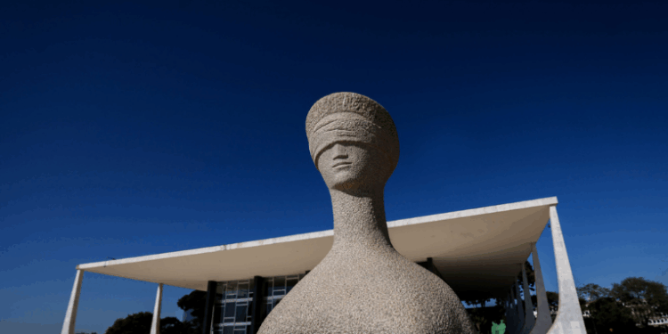 Com a aposentadoria de Luís Roberto Barroso, Lula prepara nova indicação ao STF. Juristas defendem que o presidente escolha uma mulher negra para o cargo e avance na representatividade da Corte.