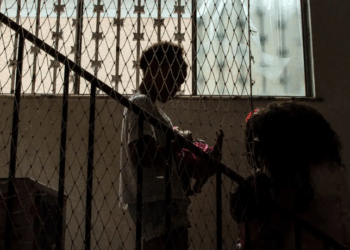 O 35º Censo da População Infantojuvenil Acolhida no Rio de Janeiro mostra redução no tempo de acolhimento de crianças e adolescentes, com aumento na reintegração familiar e adoção, segundo MPRJ.