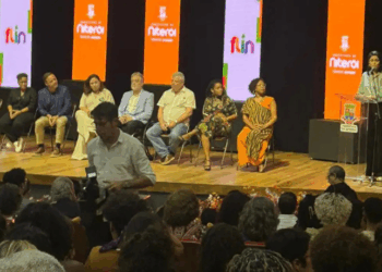 Com homenagens a Darcy Ribeiro e destaque à cultura negra, a Festa Literária de Niterói traz autores como Conceição Evaristo, Nei Lopes e Mia Couto em programação gratuita até domingo (19).