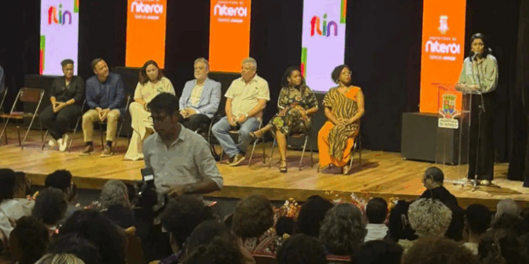 Com homenagens a Darcy Ribeiro e destaque à cultura negra, a Festa Literária de Niterói traz autores como Conceição Evaristo, Nei Lopes e Mia Couto em programação gratuita até domingo (19).