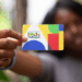Ministério do Desenvolvimento Social desmente boatos sobre 13º salário no Bolsa Família. Programa reformulado em 2023 assegura benefícios por faixa etária e Benefício de Renda de Cidadania.