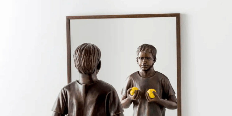 A exposição de Flávio Cerqueira no CCBB RJ reúne mais de 40 esculturas em bronze que retratam o cotidiano. Visitação gratuita até 18 de janeiro de 2026.